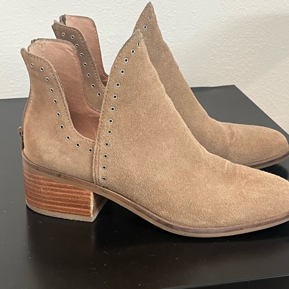 Women’s Chelsea & Violet side split boots